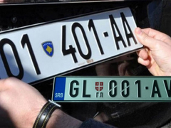 Priština od ponoći uvodi kazne za srpske tablice?