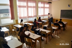 Za učenike koji upišu deficitarna zanimanja stipendija od 100 KM