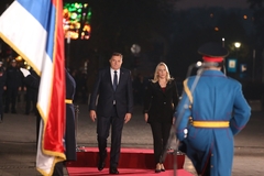 Crveni tepih, počasni vod, orkestar: Cvijanovićeva predala dužnost Dodiku (FOTO)