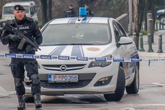 Drama na Cetinju: Ubijen muškarac koji je iz vatrenog oružja ranio više osoba