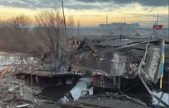 Ukrajinci srušili mostove u Kijevu da zaustave Ruse, zavijaju sirene (FOTO, VIDEO)