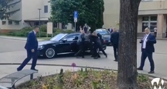 UZNEMIRUJUĆI SNIMAK Ranjenog premijera Slovačke obezbjeđenje ubacuje u auto (VIDEO)