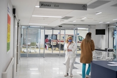 Progutao viljušku, pa završio u Urgentnom centru Srbije (FOTO)