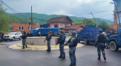 Kfor na ulazu u Zvečan