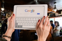 Ako ne želite da vam vire u ekran laptopa, Google ima rješenje