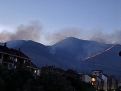 Požar kod Trebinja širi se u više pravaca