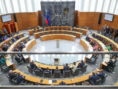Nazire se se nova većina u Sloveniji, smanjen broj ministarstava