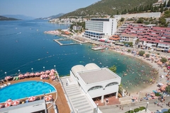 Neum spreman za sezonu, otvaraju i nove hotele