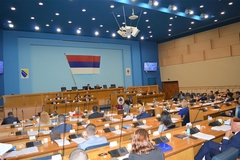 Srpska zakonom izbacuje Šmita