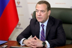 Medvedev: Isporuka MLRS oružja Kijevu put do svjetskog rata
