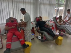 Nedelja Crvenog krsta u Bijeljini: Volonteri i građani darivali krv (FOTO)