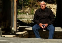 "Ovo je dolina mira, tolerancije i ljubavi" Husein iz Bugojna na svojoj zemlji slučajno pronašao temelje, pa izgradio crkvu 