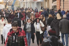 SVAKO NOVOROĐENČE DUŽNO OKO 7.500 KM: Šta pokazuju podaci o zaduženosti institucija RS i građana?