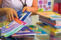 Osnovcima u Srpskoj od naredne godine 12 NOVIH UDŽBENIKA, srednjoškolcima 13