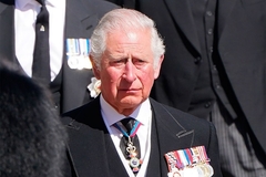 Kralj Čarls stigao u London
