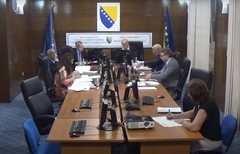 CIK zaglibio u nezakonitostima