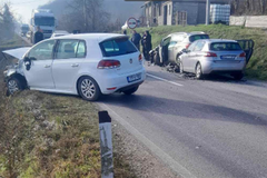 Udes kod Doboja, povrijeđene tri osobe