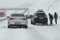 Crveni meteoalarm za tri regije, zatvoren dio auto-puta
