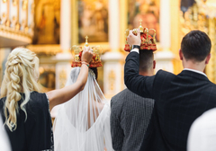 Evo zašto žene UZIMAJU PREZIME MUŽA na vjenčanju, ne igra ulogu samo tradicija