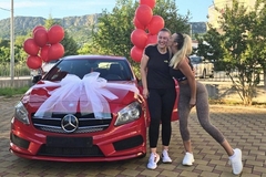 Neočekivani poklon: Šefica radnici poklonila novi Mercedes