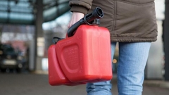 Nesvakidašnji bilbord: Pumpa u BiH dovozi gorivo na kućnu adresu