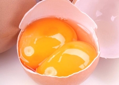 Narodna sujevjerja o hrani: Znate li šta znači kada nađete DVA ŽUMANCA u jajetu?