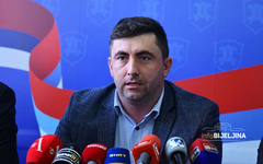 "Varao nas je 2 godine" KOALICIONA IZDAJA u Bijeljini, odbornik PDP podržava opoziv gradonačelnika Ljubiše Petrovića (VIDEO)