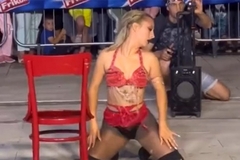 Skandal u Leskovcu: Djeca došla na kulturno-umjetničko veče, gledala striptiz (VIDEO)
