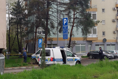 Brčko: Tijelo muškarca pronađeno ispred zgrade