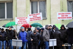 Mještani loparskih sela ispred “Elektro-Bijeljine”: “Hoćemo struju kao svi normalni ljudi” (FOTO)