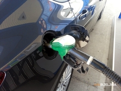 Nasuo 130 KM goriva na pumpi u Banjaluci i pobjegao