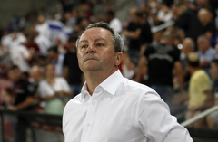 Bivši trener Zvezde u bolnici na kiseoniku