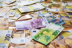 Pokušali da iz BiH prošvercuju 15.000 evra