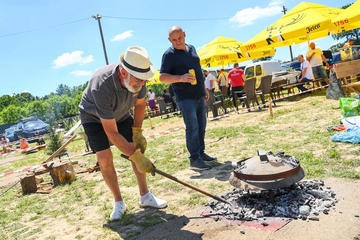 Počeo “Sač fest” u Čičinom sokačetu: Manifestacija u kojoj se uživa (FOTO)