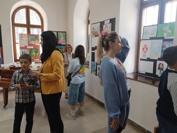 Otvorena izložba u Muzeju Semberije: 242 učenička rada iz 23 škole na Majskoj smotri likovnog stvaralaštva