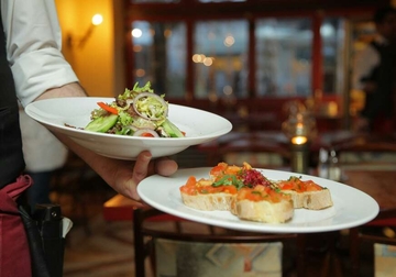 GDJE JE NAJVIŠA SATNICA Sezonci otkrili da li je bolje raditi u Hrvatskoj ili u Austriji, Njemačkoj, SAD