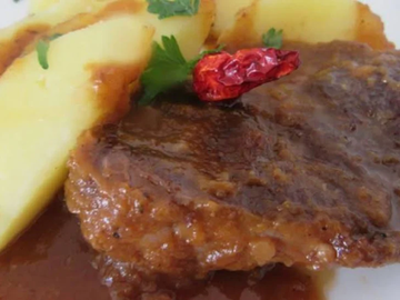 Recept dana: Juneće šnicle u umaku od bijelog vina