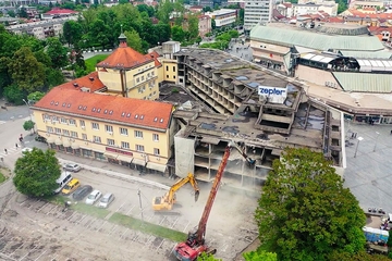 Počelo rušenje hotela "Palas" u centru Banjaluke