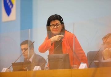 Narodna skupština pretvorena u cirkus