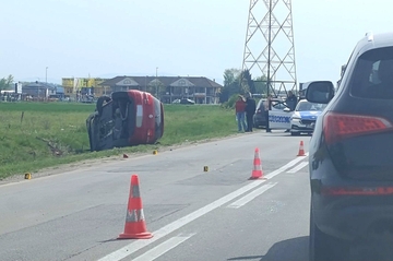 Bijeljinska obilaznica: Prevrnuto vozilo, ne terenu policija