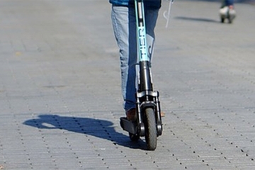 Maloljetnik na triježnjenju: Vozio romobil sa 1,83 promila alkohola u krvi