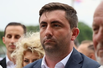 Petrović pred referendum o opozivu zapošljava 29 pripravnika (FOTO)