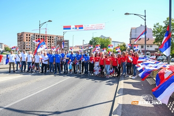 Trninić: Srpskim trobojkama okićen most kao simbol ujedinjenja
