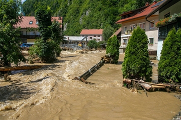 Šire se crijevne bolesti nakon poplava u Sloveniji