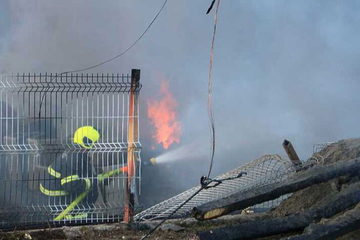 Muškarac stradao u požaru u Srebreniku, povrijeđena četiri vatrogasca