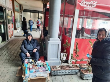 Vaskršnja prodaja kod bijeljinske Zelene pijace: Ruske boje za jaja tri puta skuplje od "običnih" 