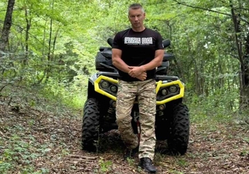 Nešić se „PRESELIO“ U ŠUMU, pa poslao znakovitu poruku