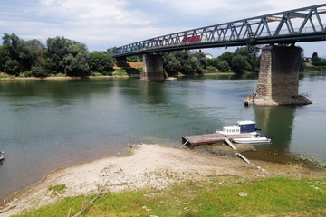 Suša predugo traje: Sava se na mnogim mjestima može pregaziti