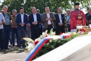 Novaković: Naša obaveza prema ljudima koji su branili ovaj kraj ne završava se polaganjem cvijeća