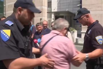 Nepoznati muškarac verbalno napao Vukanovića, reagovala policija (VIDEO)